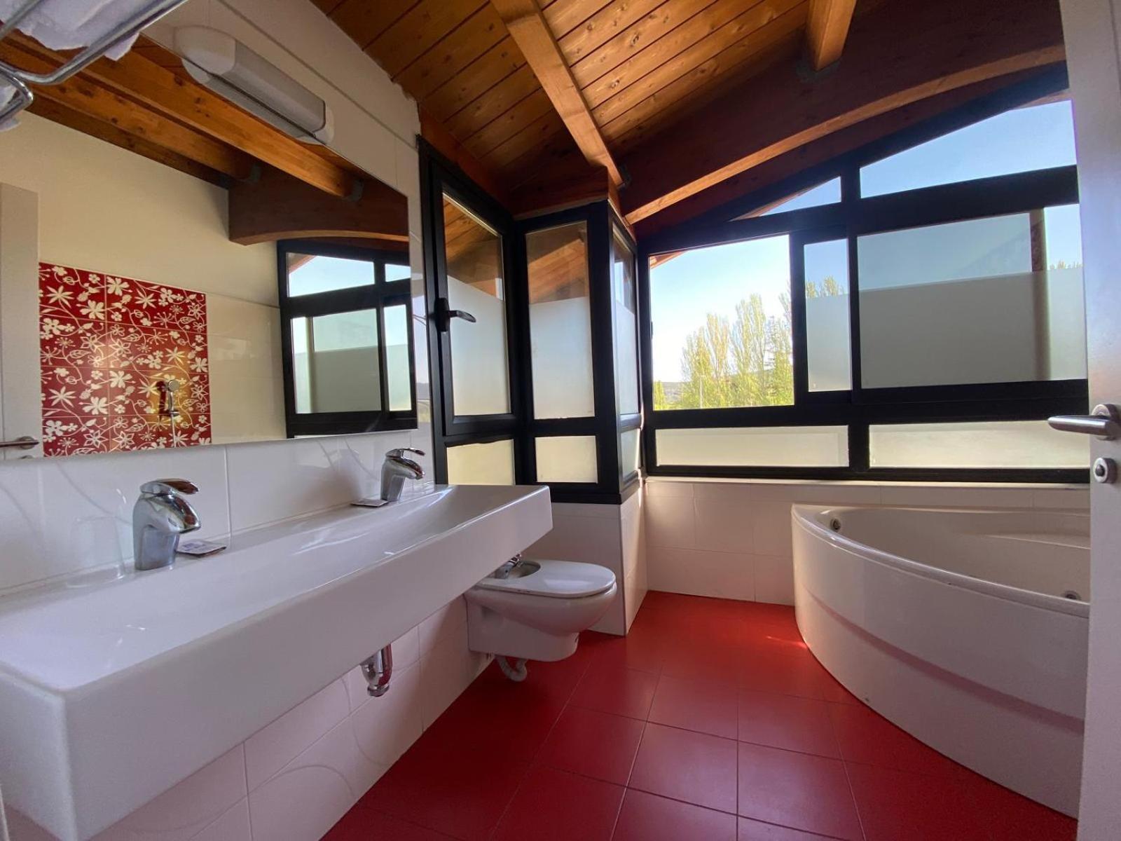 Iru-bide Hotel